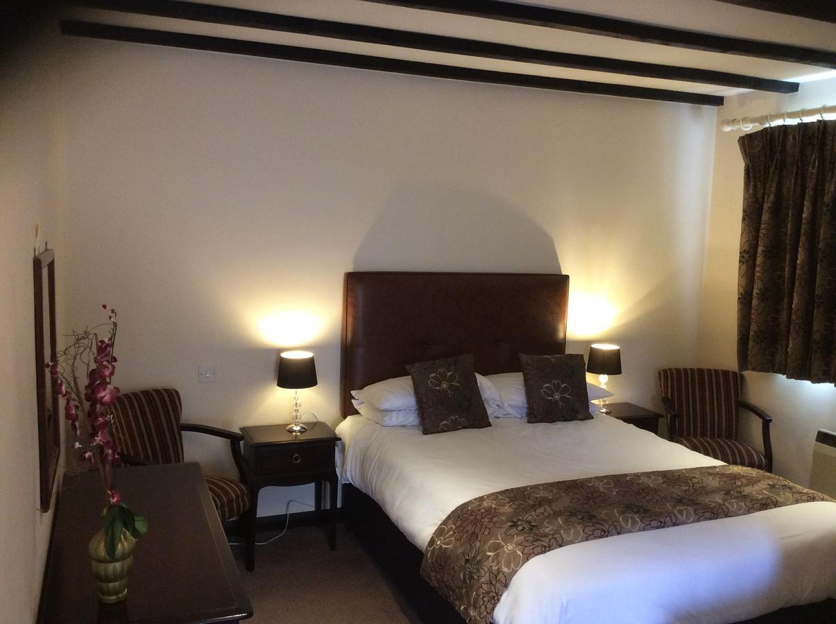 The Coach & Horses Inn Chislehampton 외부 사진